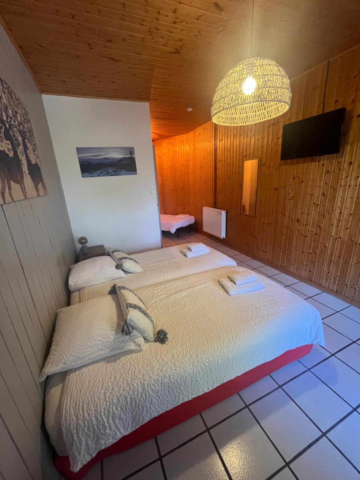Logis Le Chalet Saint-Maurice-en-Trièves Exterior photo