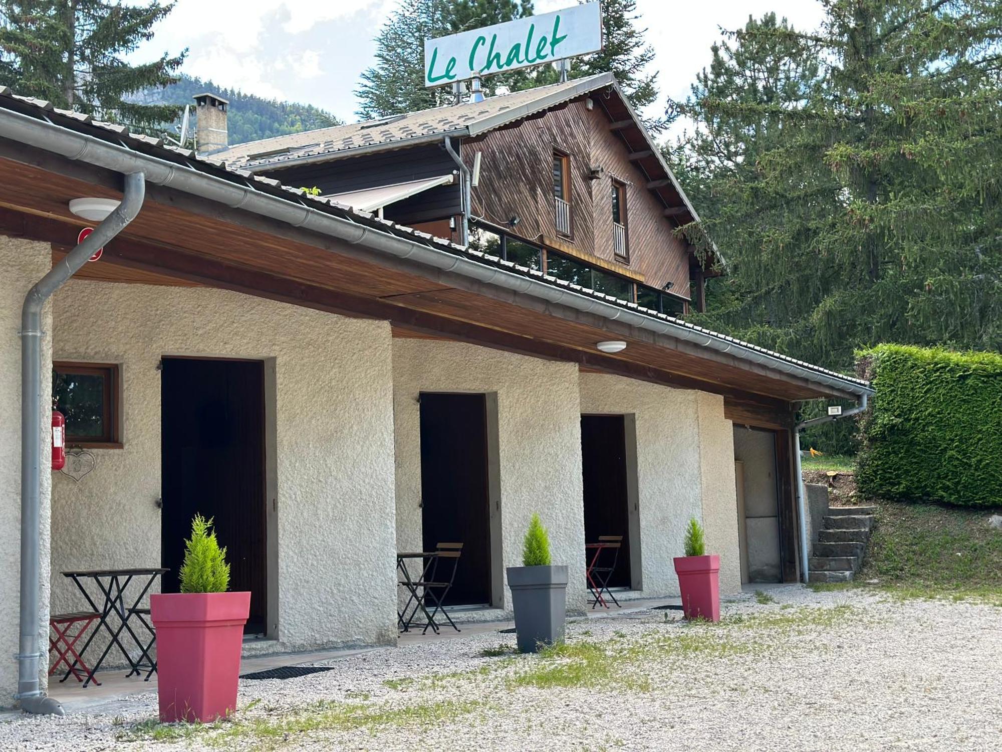 Logis Le Chalet Saint-Maurice-en-Trièves Exterior photo