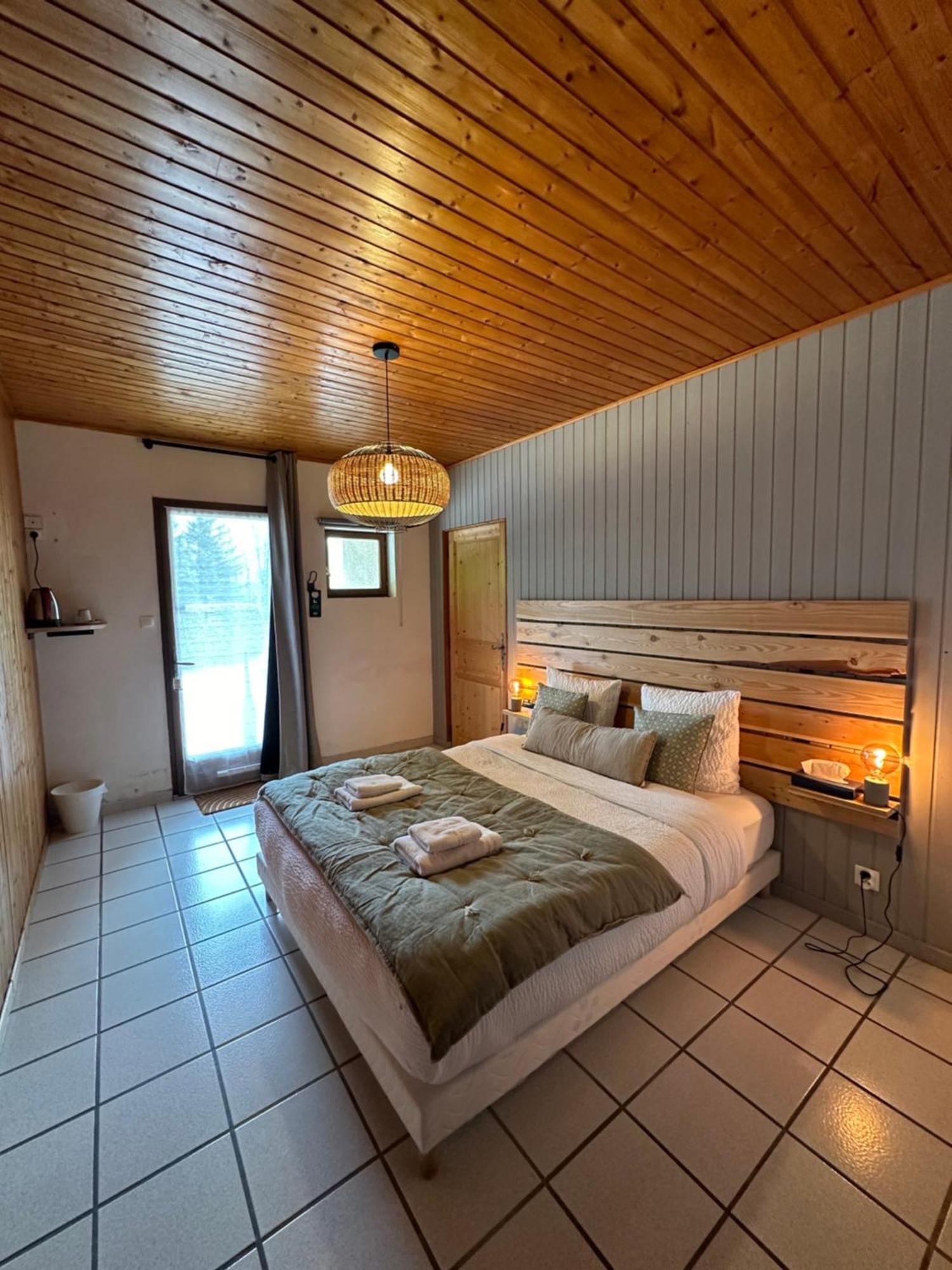 Logis Le Chalet Saint-Maurice-en-Trièves Exterior photo